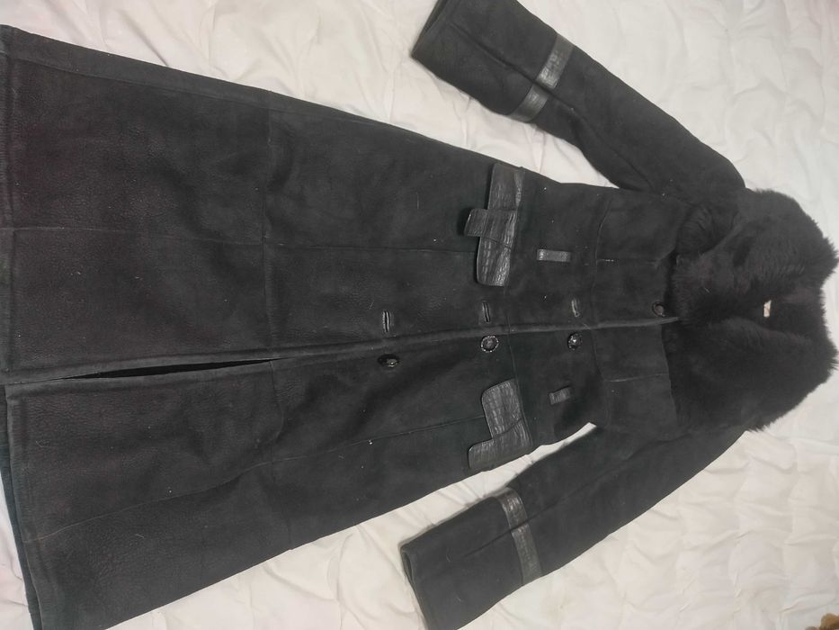 Продам шапку черную женскую из песца