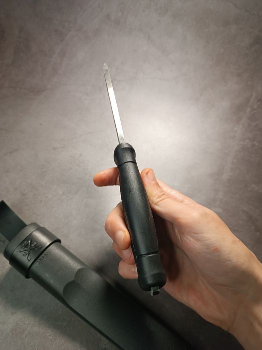 Походный нож Morakniv Garberg черный