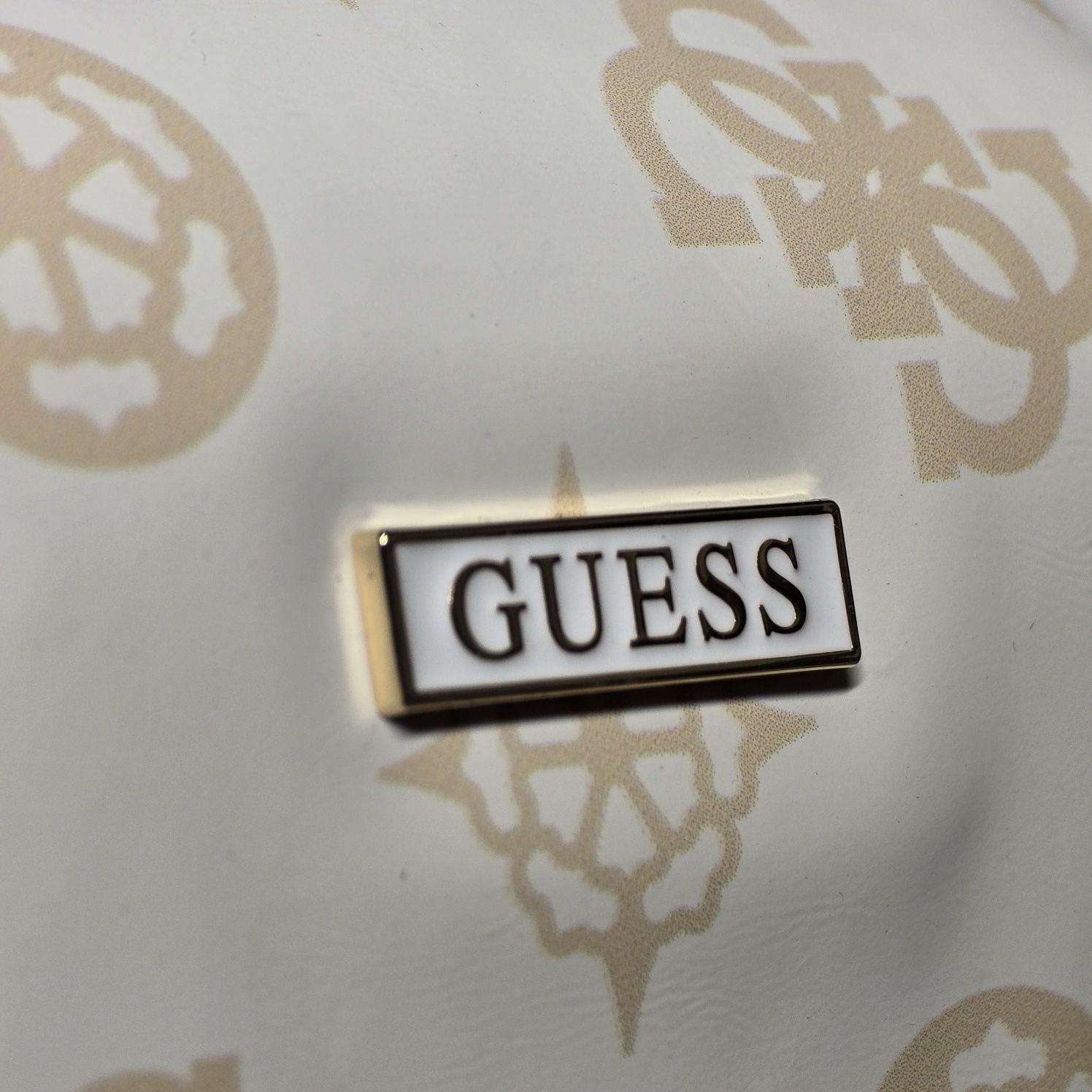 Оригінальна жіноча косметичка GUESS