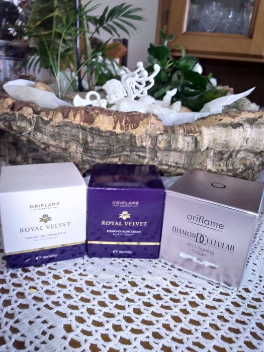 Creme de cara Diamond celular e Royal Velvet