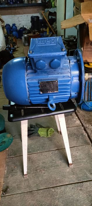 Электродвигатель WEG 4 квт 3000 об 112м-02 фланцевый новый