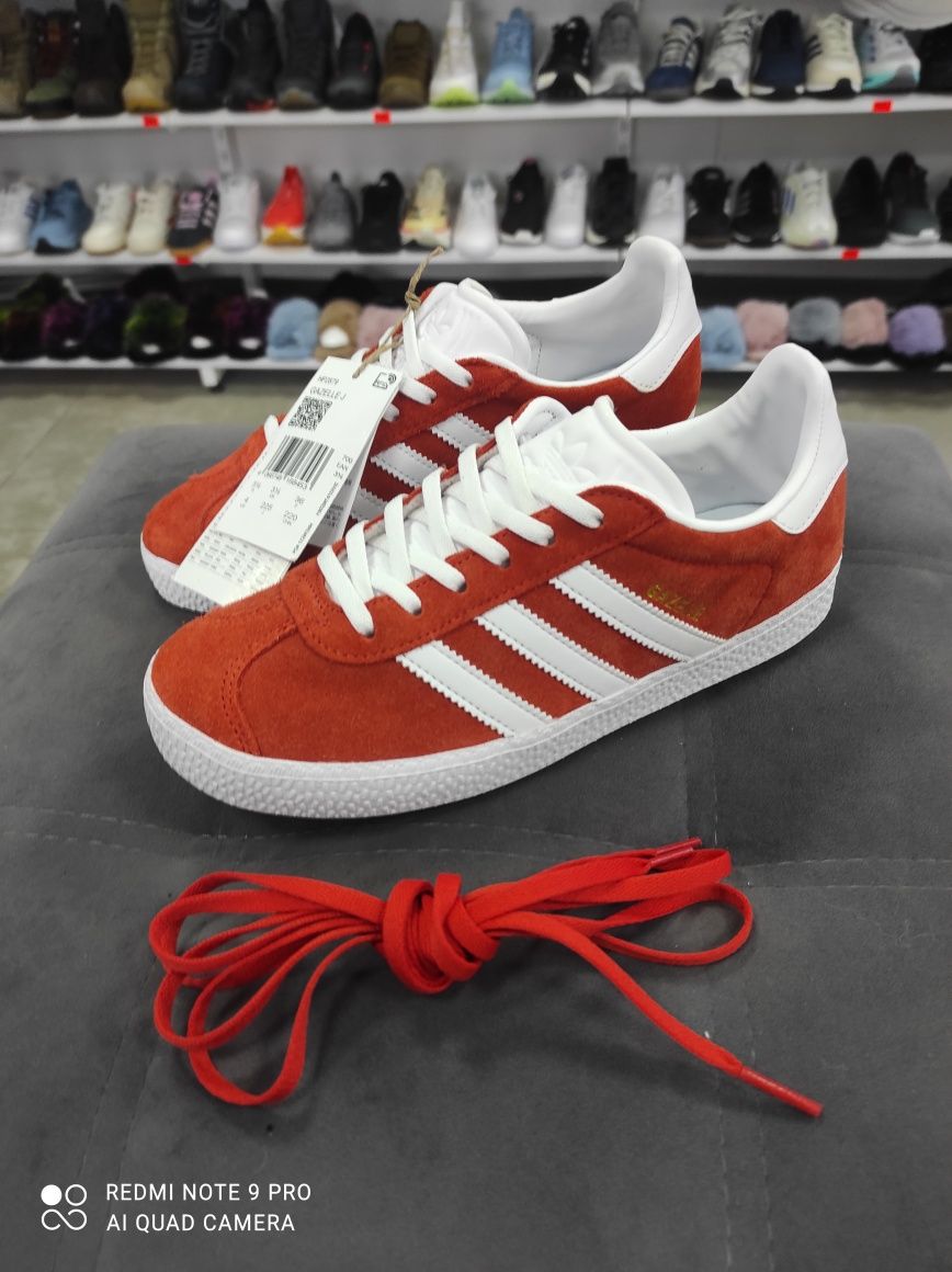 ОРИГІНАЛ 100% Кросівки Adidas Снікерcи Gazelle Shoes HP2879 36