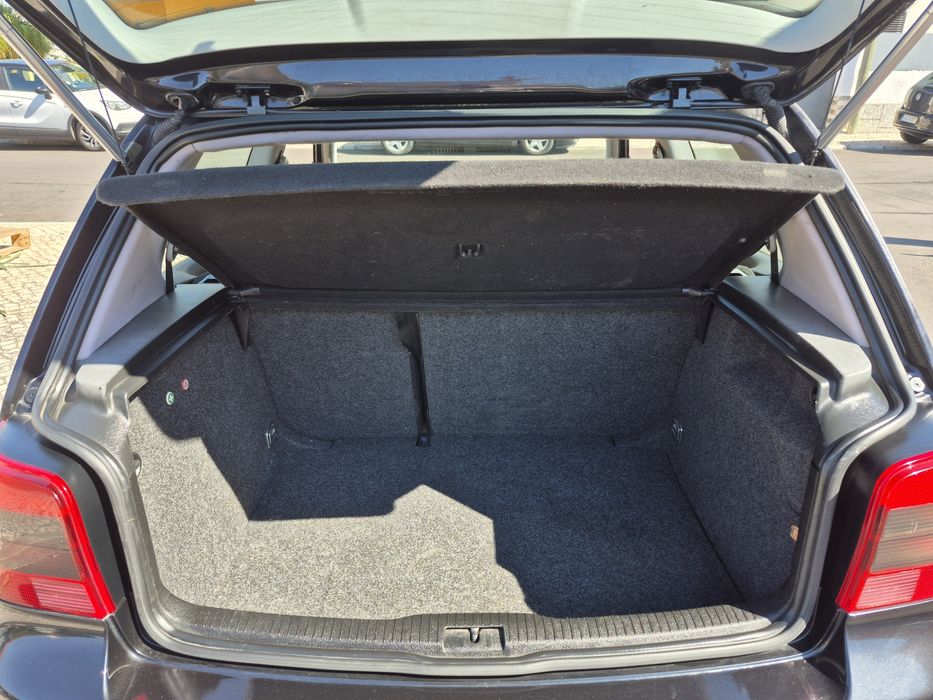 Golf 2003  4 1.6 3.200
