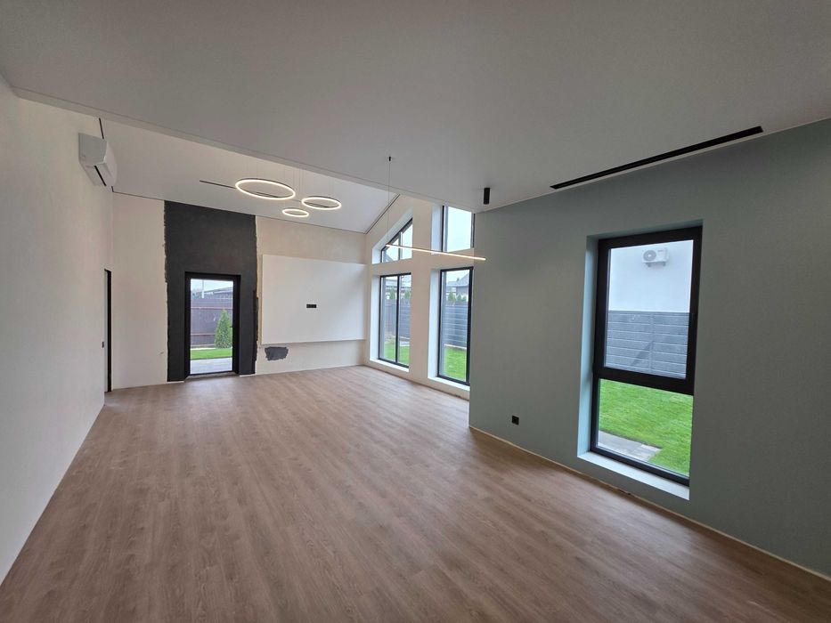 Продаж сучасного будинку з ремонтом в Крюківщині - без комісії!