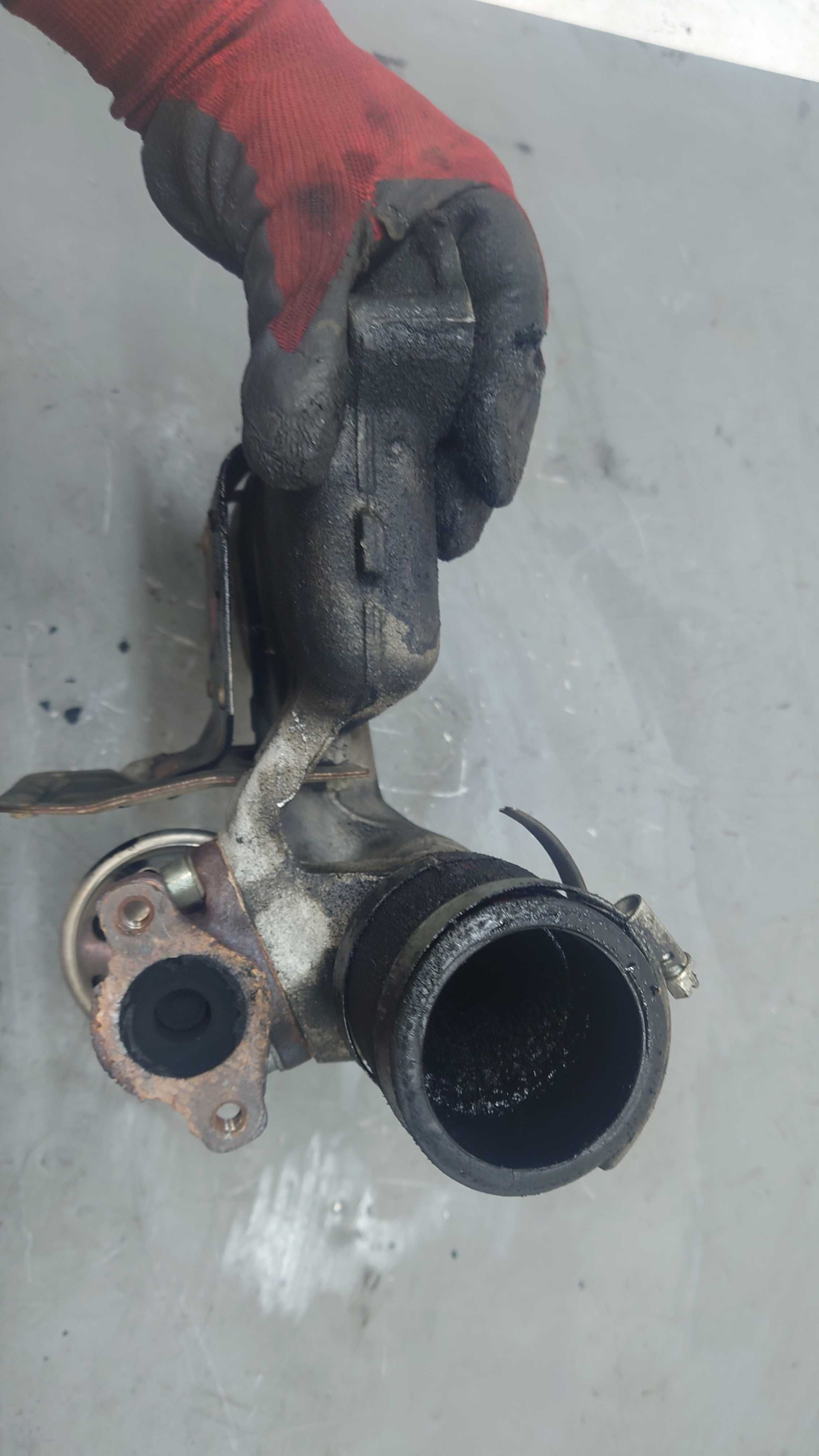 VW Volkswagen Passat B5 Audi A4 B5 1.9 D TDi Kolektor Ssący Zawór EGR