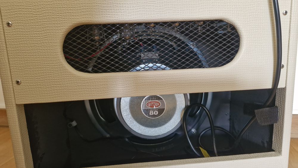 Amplificador de Guitarra Harley Benton Tube 15