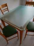 Vendo mesa e 4 cadeiras