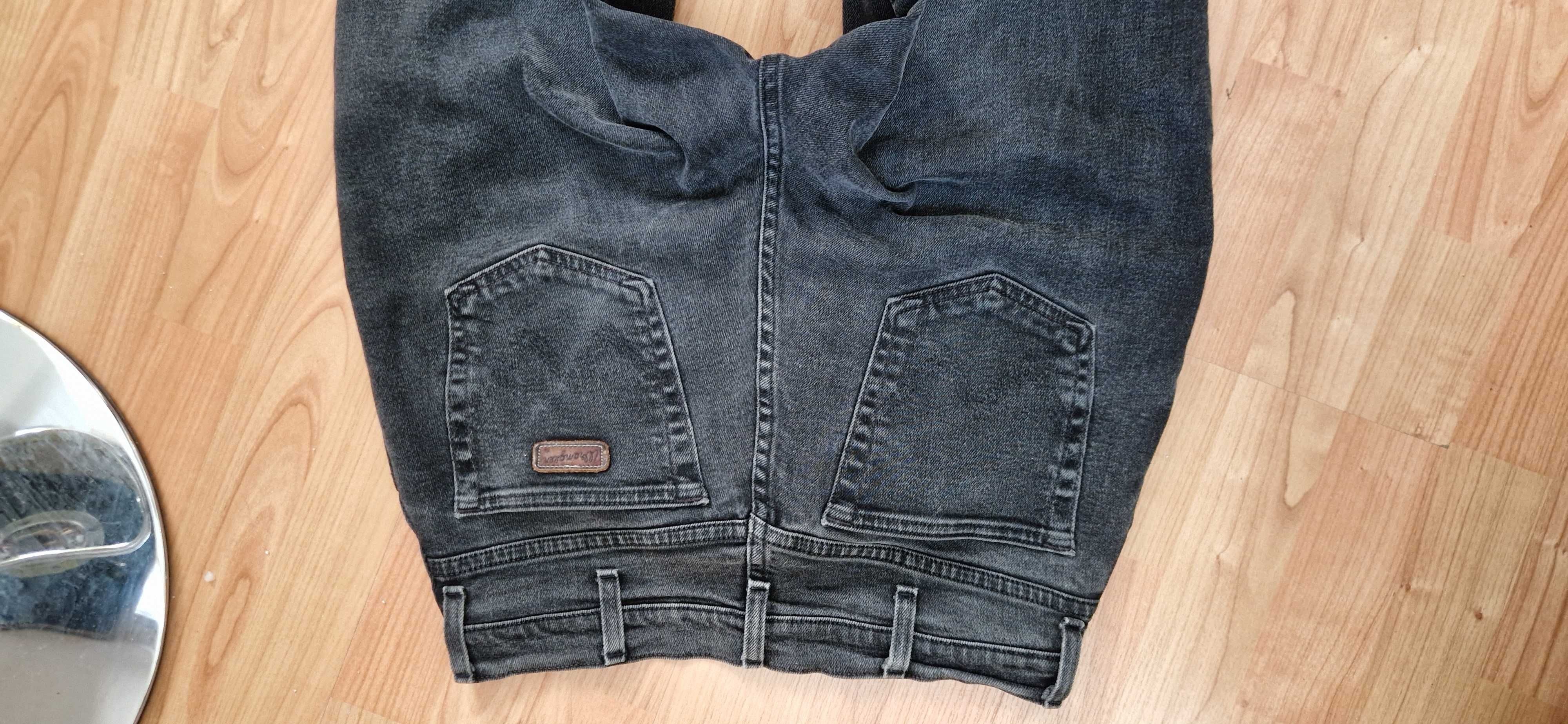 Spodnie męskie jeans Wrangler sprany czarny W34L32