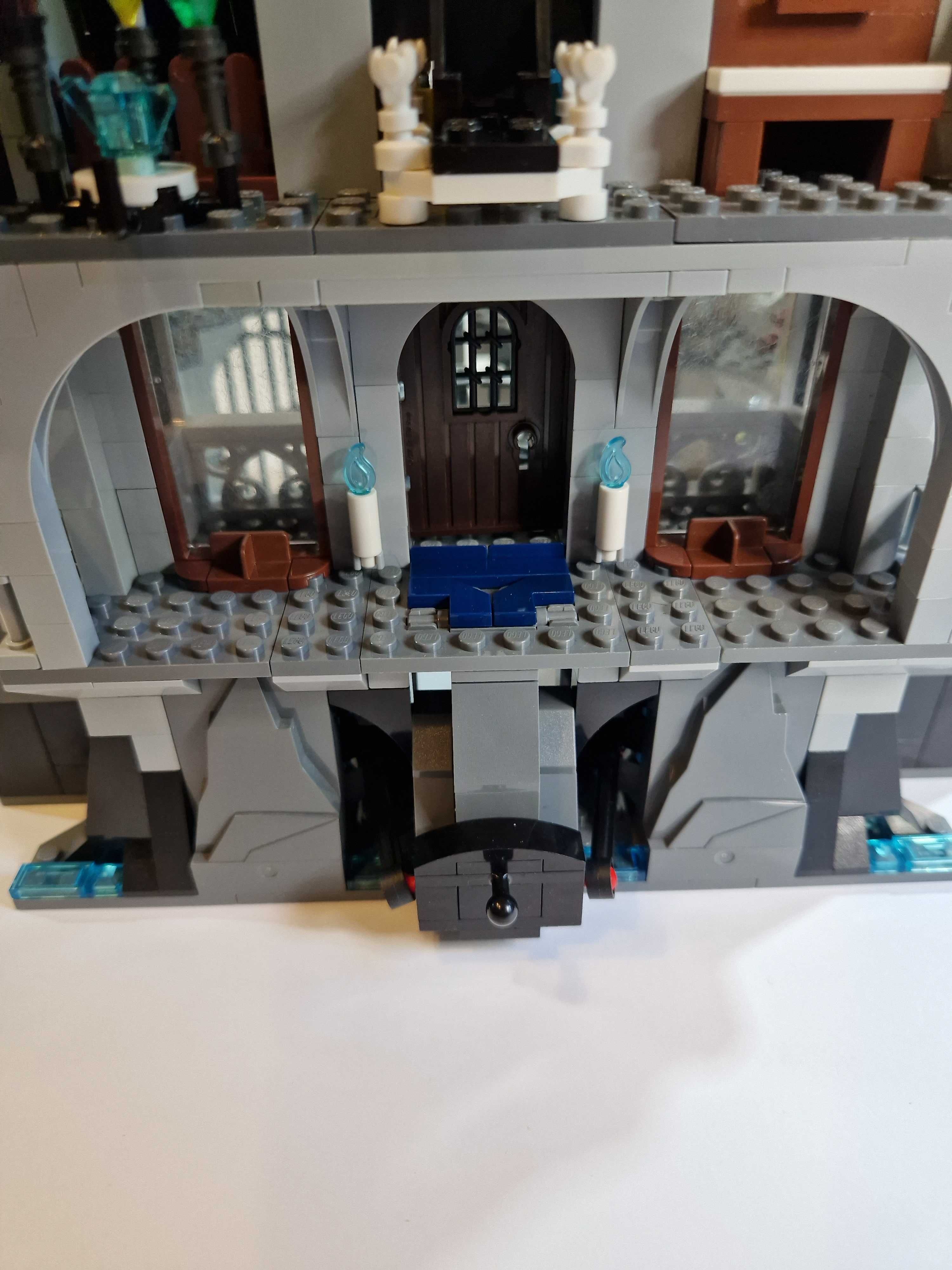 Zestaw kompletny LEGO Hidden Side 70437 - Tajemniczy zamek