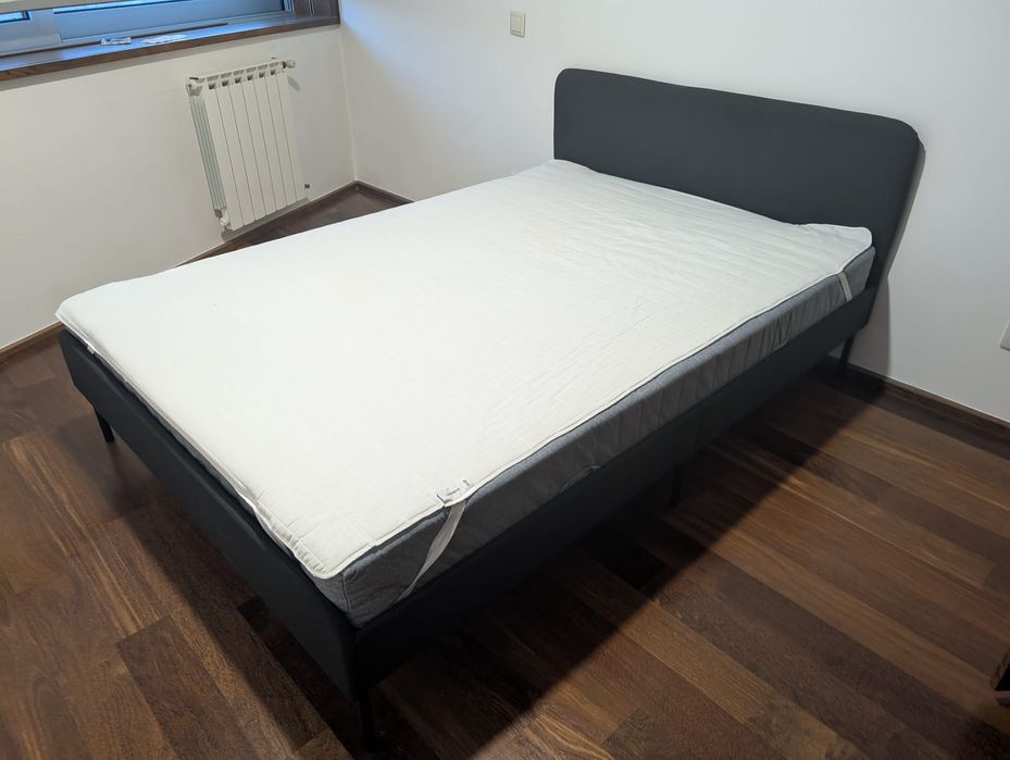 Cama Estofada SLATTUM + Colchão VADSÖ (IKEA)