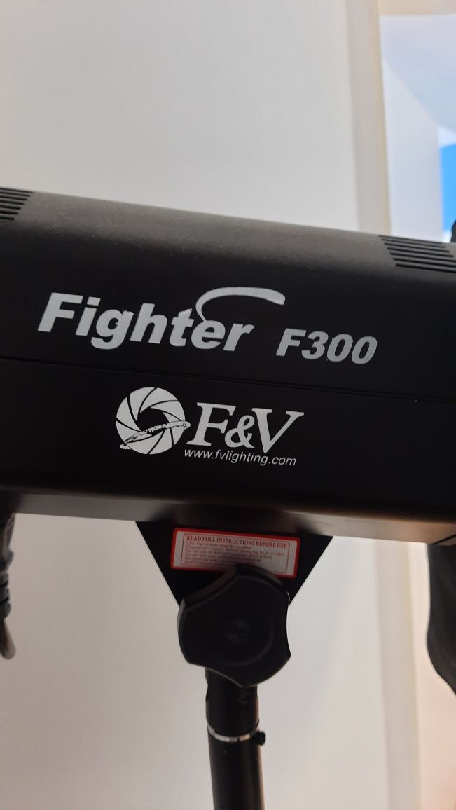 Lampy studyjne Fighter F300