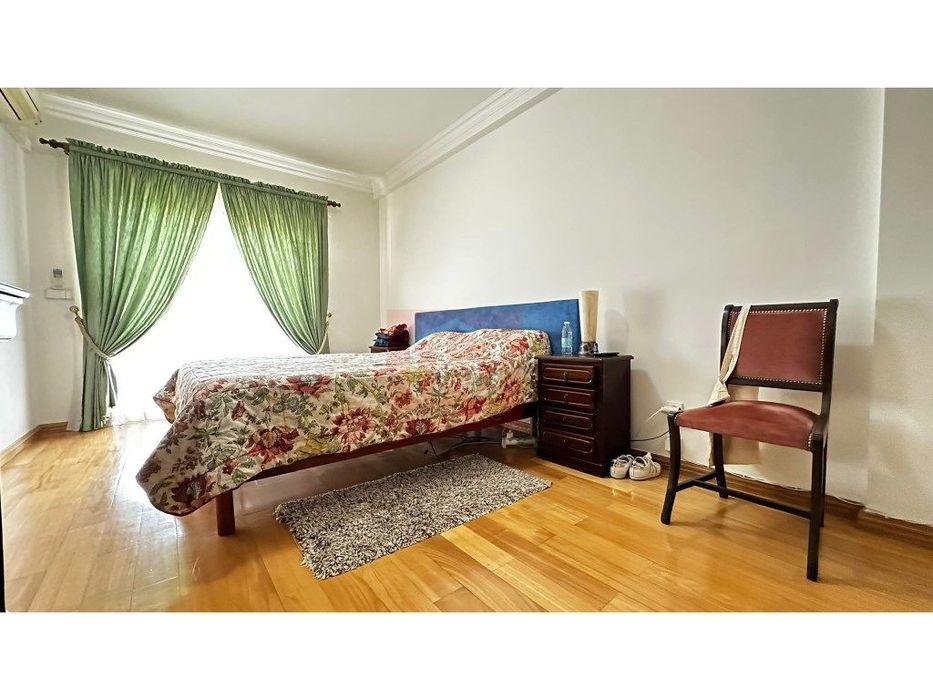 Apartamento T3 com garagem box e arrecadação nas Janelas do Parque,...