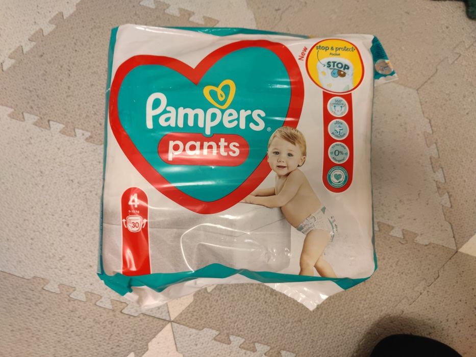 Pieluchomajtki Pampers 4
