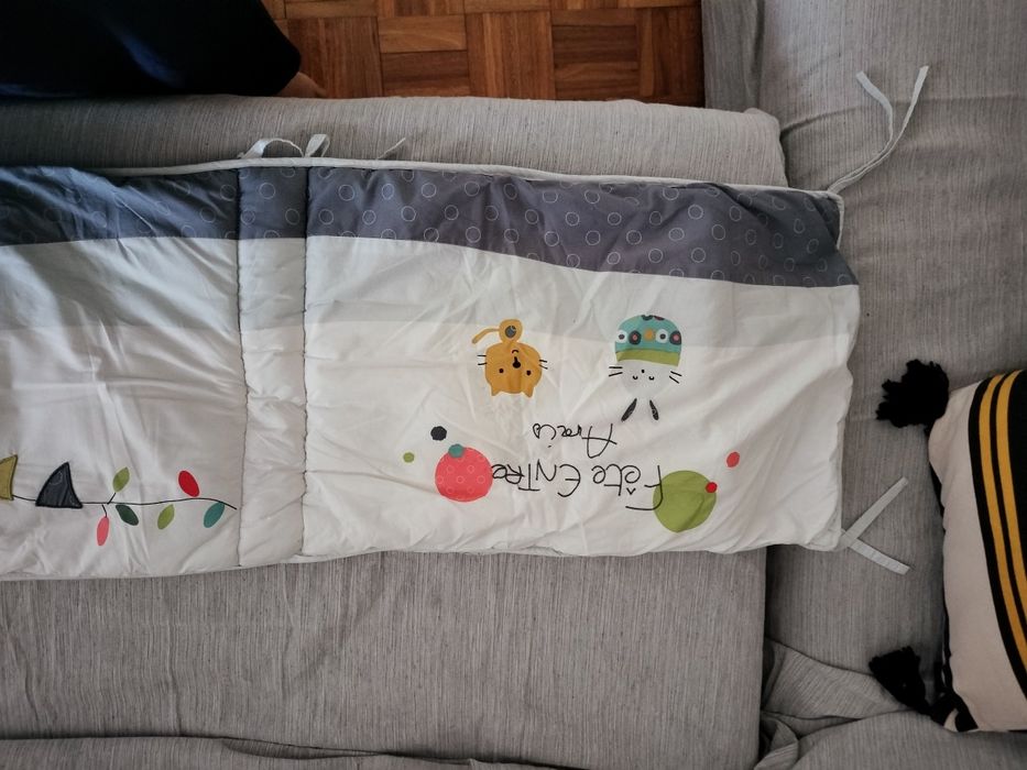 Proteção de berço e cama de grades