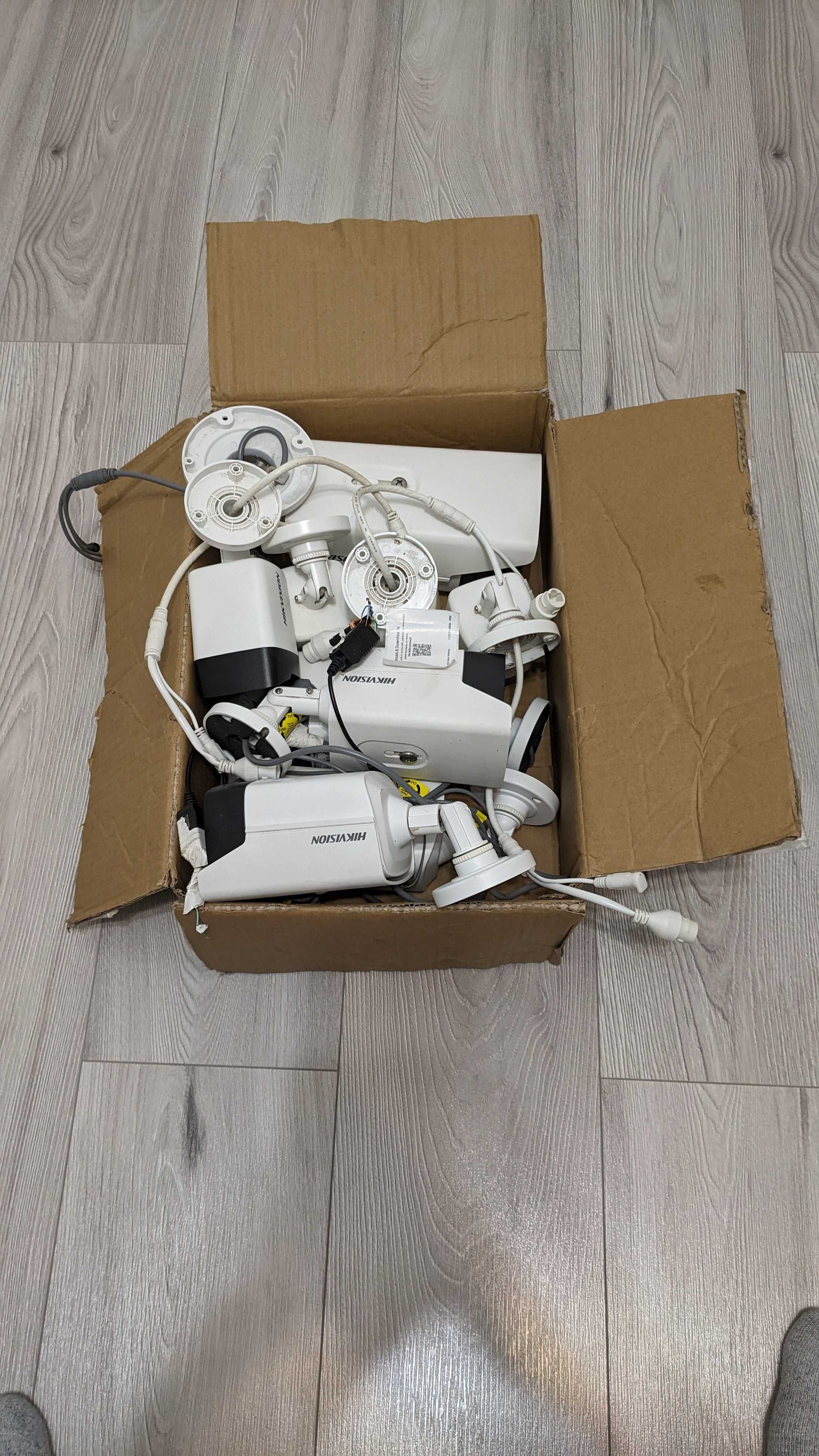 4 Białe Używane Kamery Analogowe Monioring Hikvision 2.8mm 4 Mpx IR30
