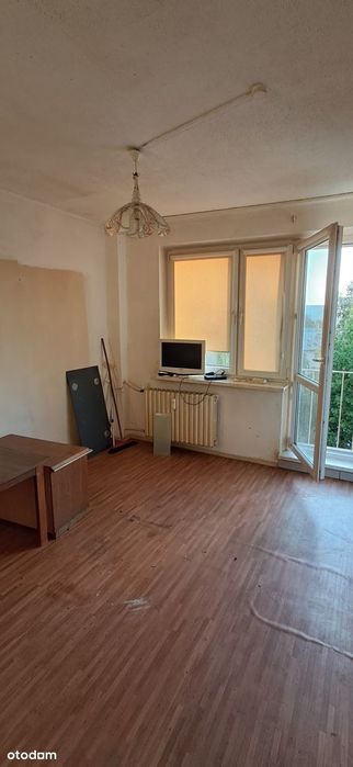 Kawalerka 30,42 m² | kuchnia z oknem, winda | do remontu – Os. Zachód