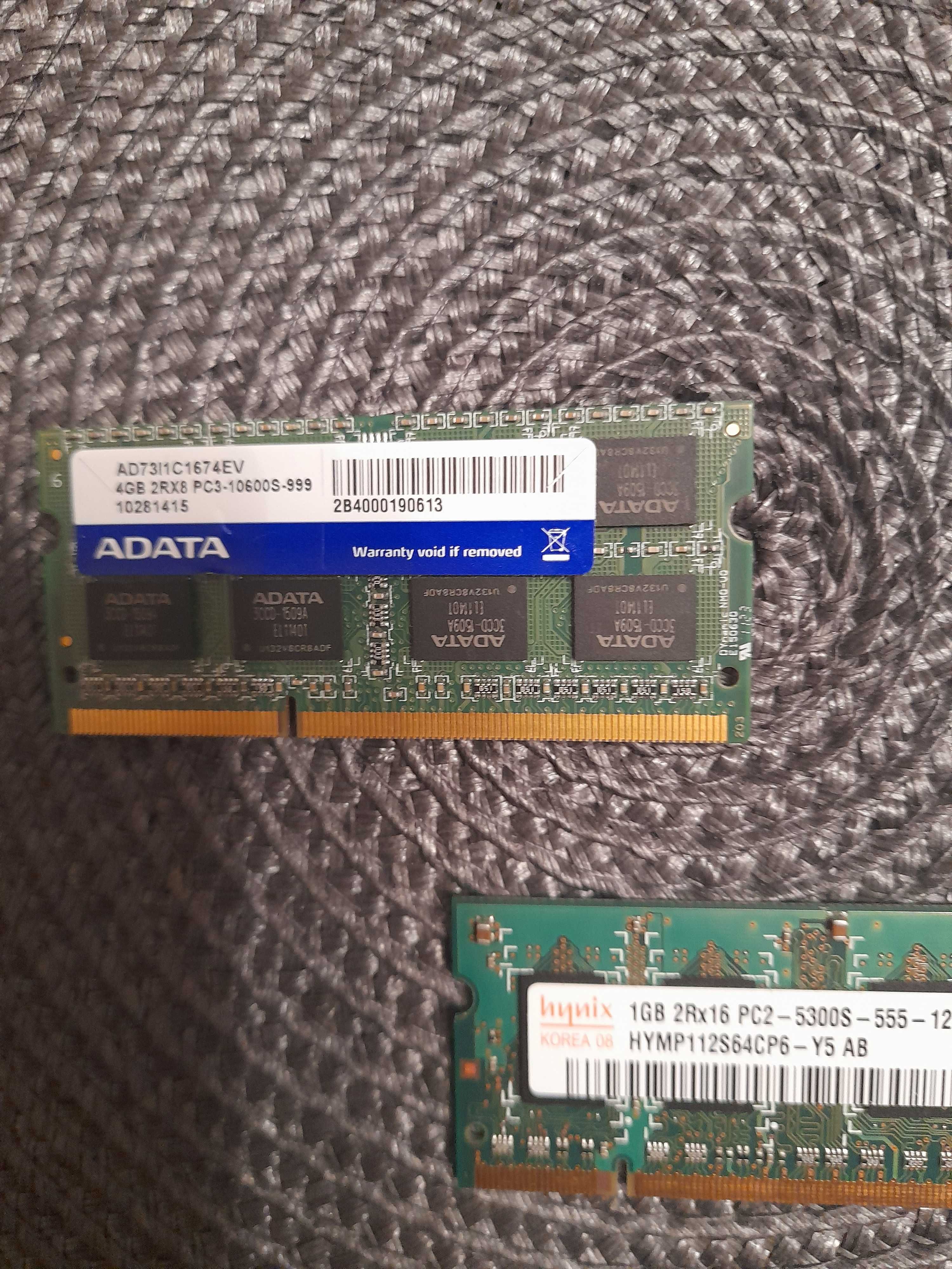 3  szt. pamięć RAM  typ  DDR-3