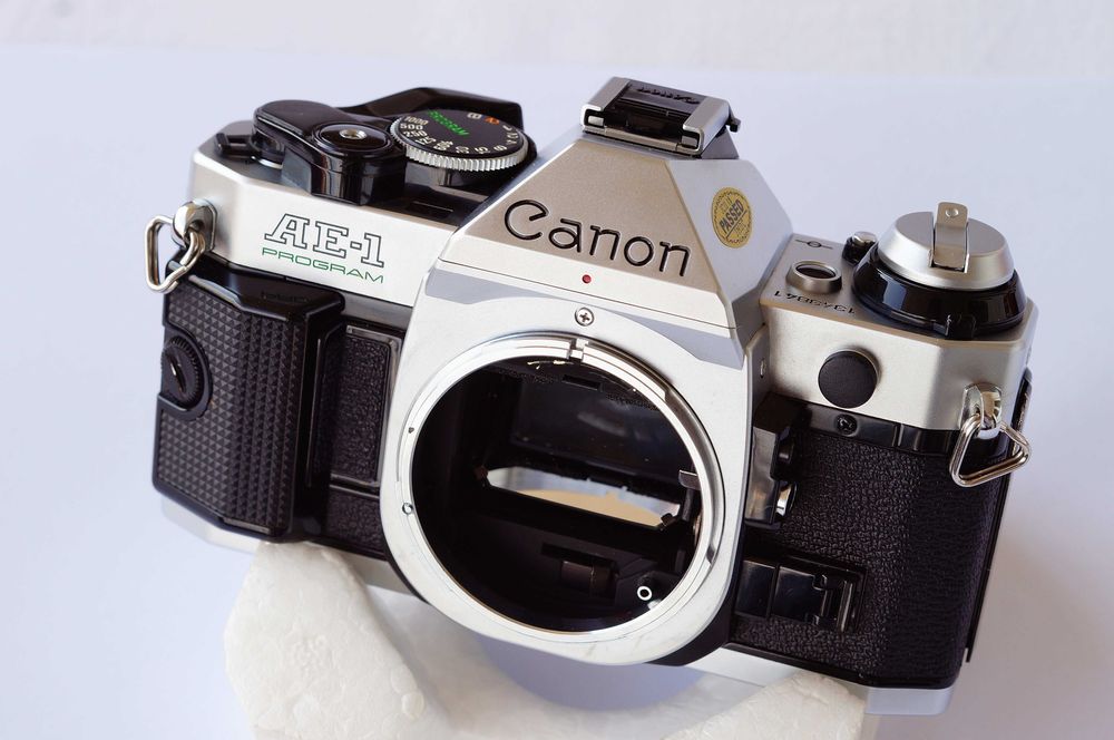 Aparat Canon AE-1 PROGRAM piękny