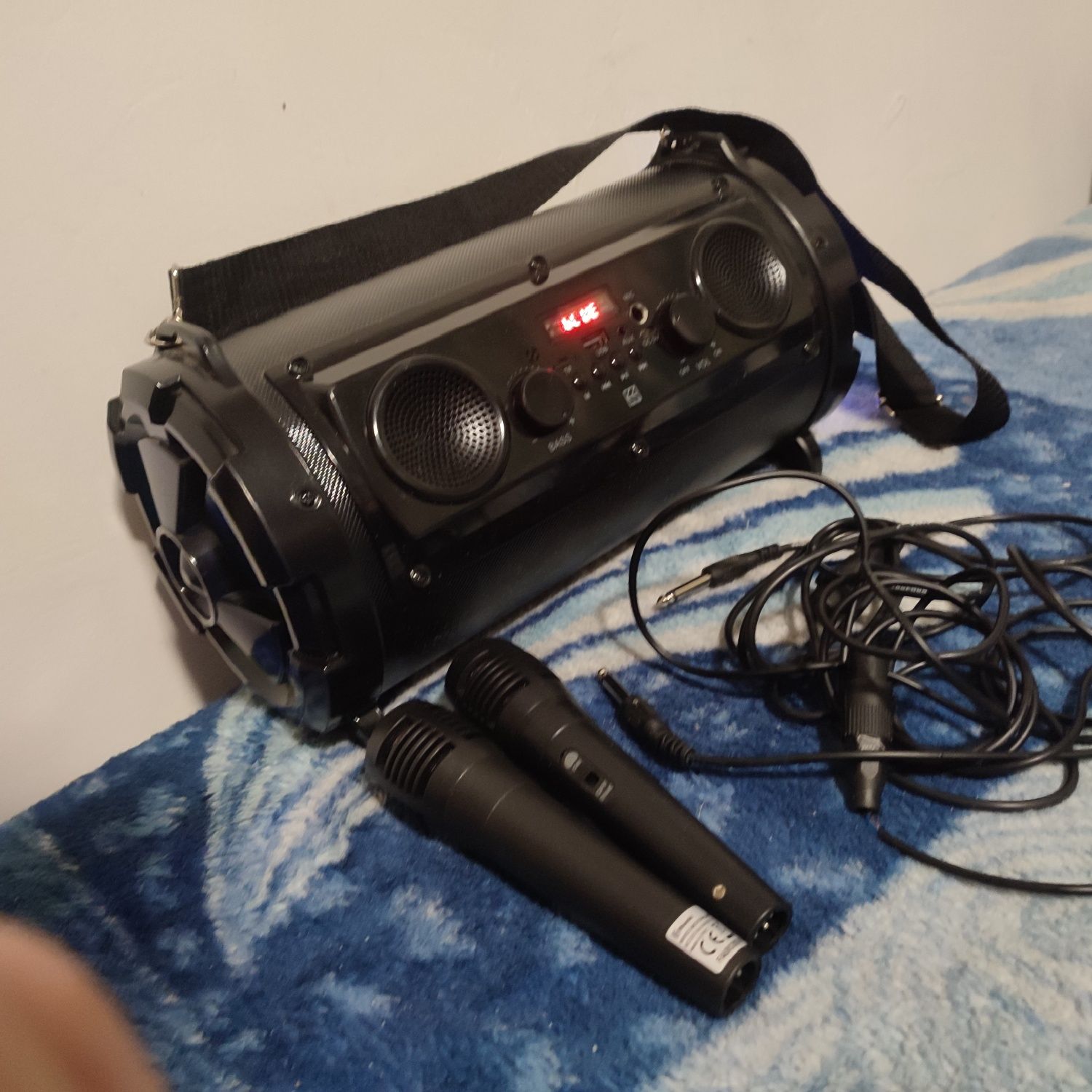 Głośnik karaoke, bluetooth, LED, mikrofony