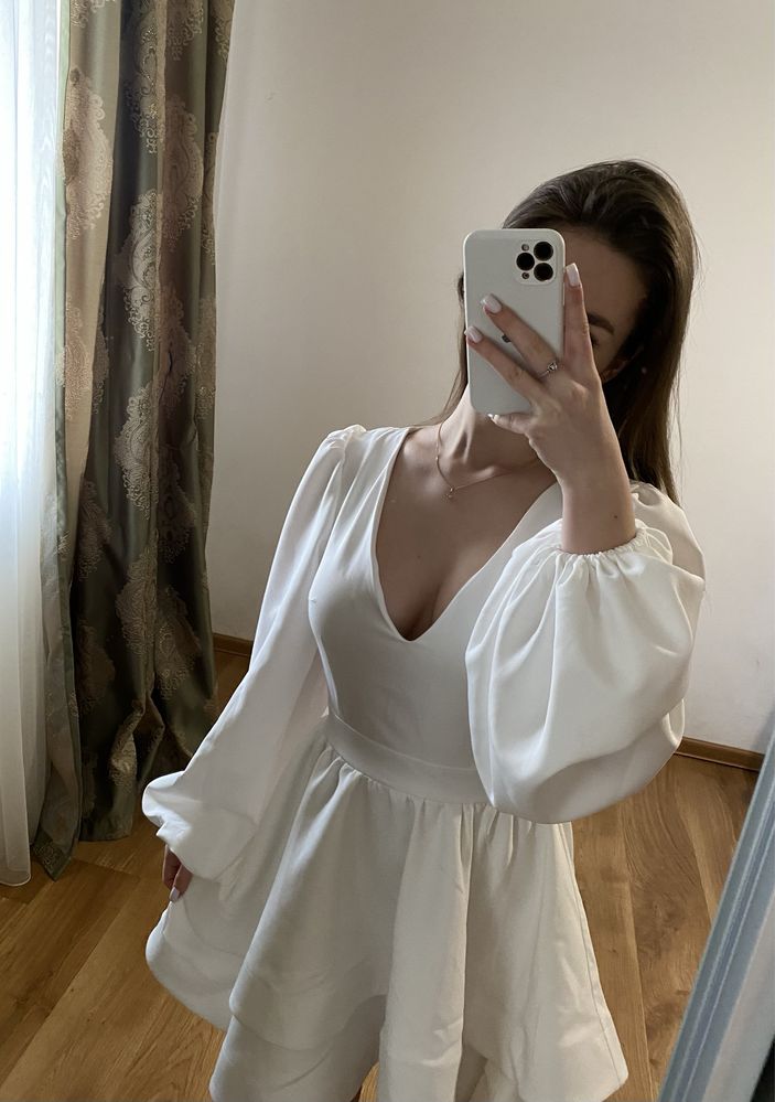 Біле плаття
