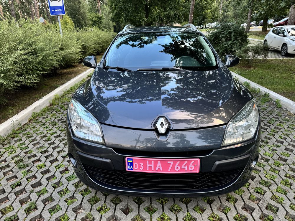 Renault Megan 1.6 бензин