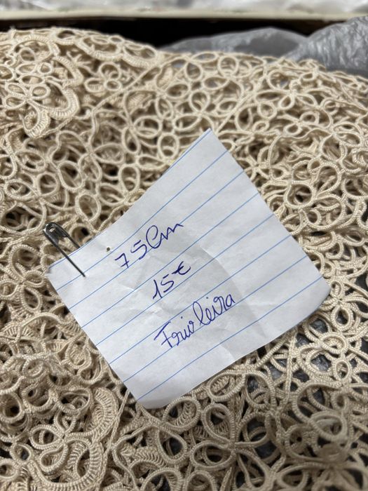 Pano em linho e renda