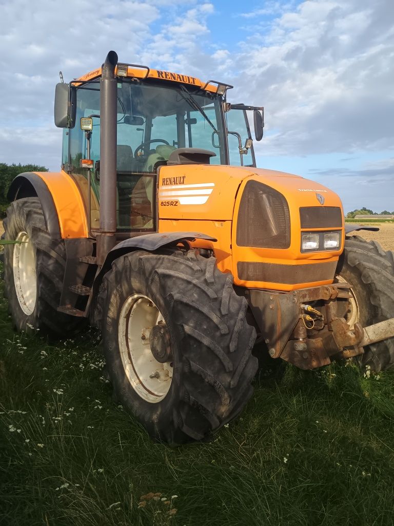 Renault Ares 825RZ