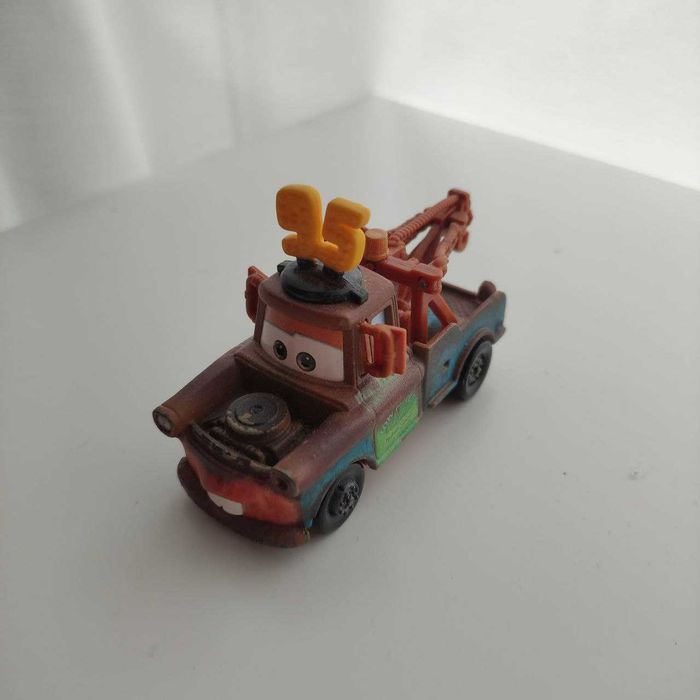 Autko Złomek Disney Pixar Mattel Tow Mater Cars oryginalne