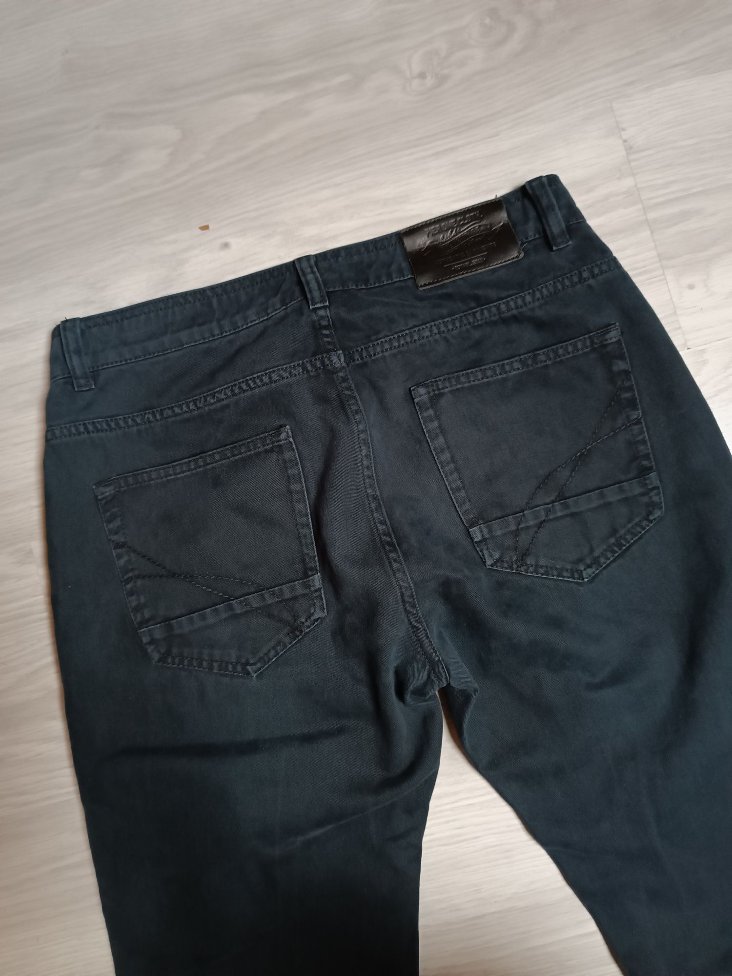 Klasyczne spodnie jeansowe męskie basic casual dżinsy bawełna M 31/34