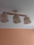 Śliczna beżowa lampa do salonu sypialni