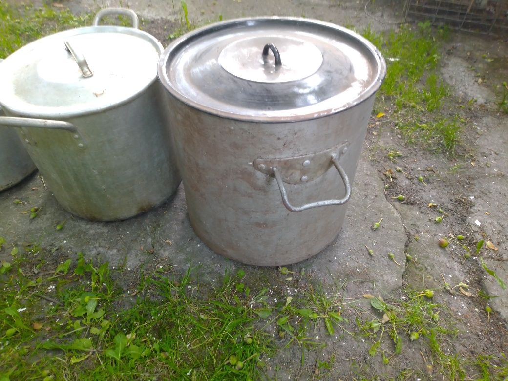 Garnki aluminiowe z pokrywką różne wielkości