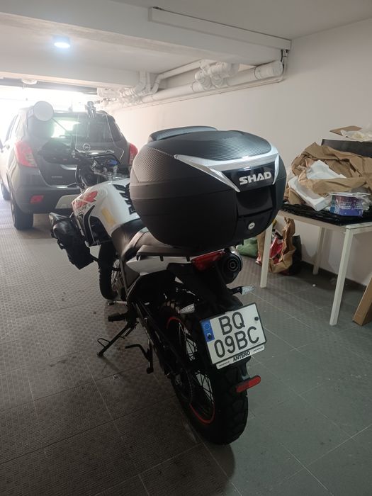 UM DSR TT Adventure 125cc como nova