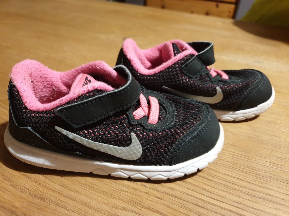 Buty dziewczęce nike 25, 14 cm