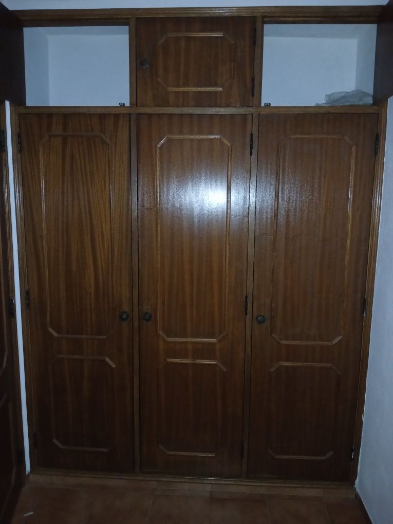 Roupeiro embutido