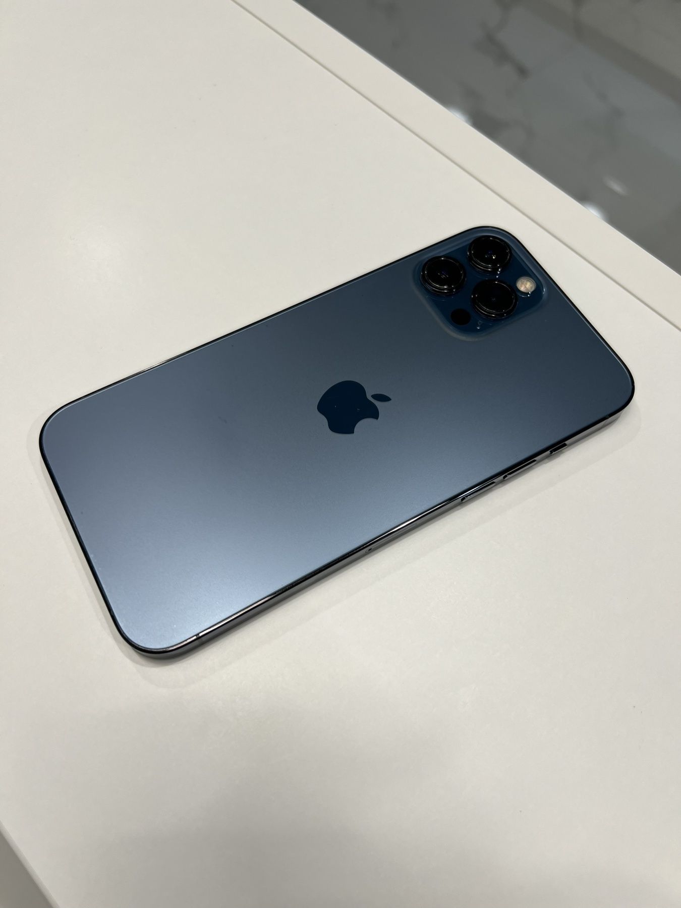 Iphone 12 pro max на 256 гб,аккум 77%