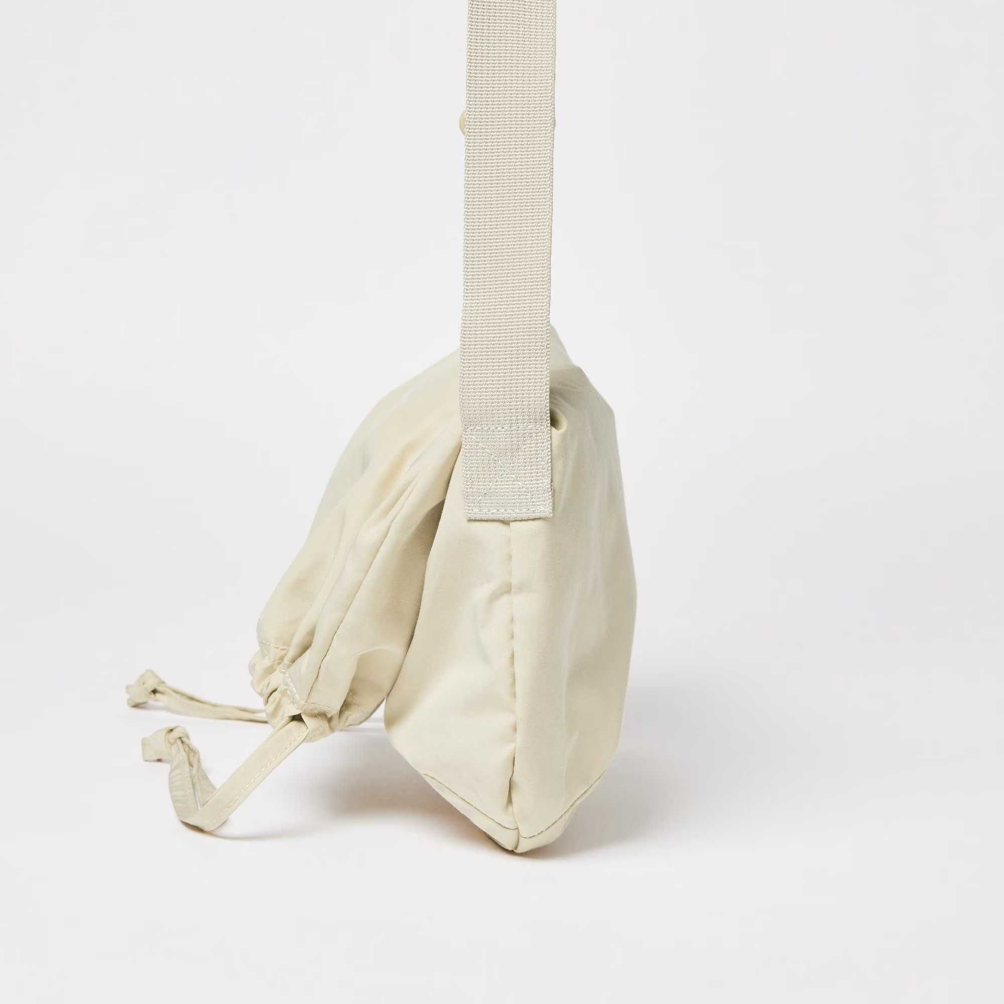 Uniqlo Mini Bag / White Off-white / Torebka na ramię sznurowana