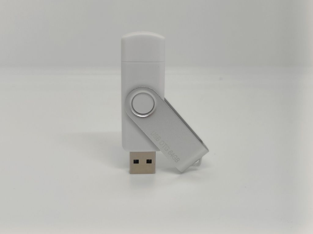 Флеш-накопичувач 64 Гб USB 2.0 micro USB OTG Два в одному.