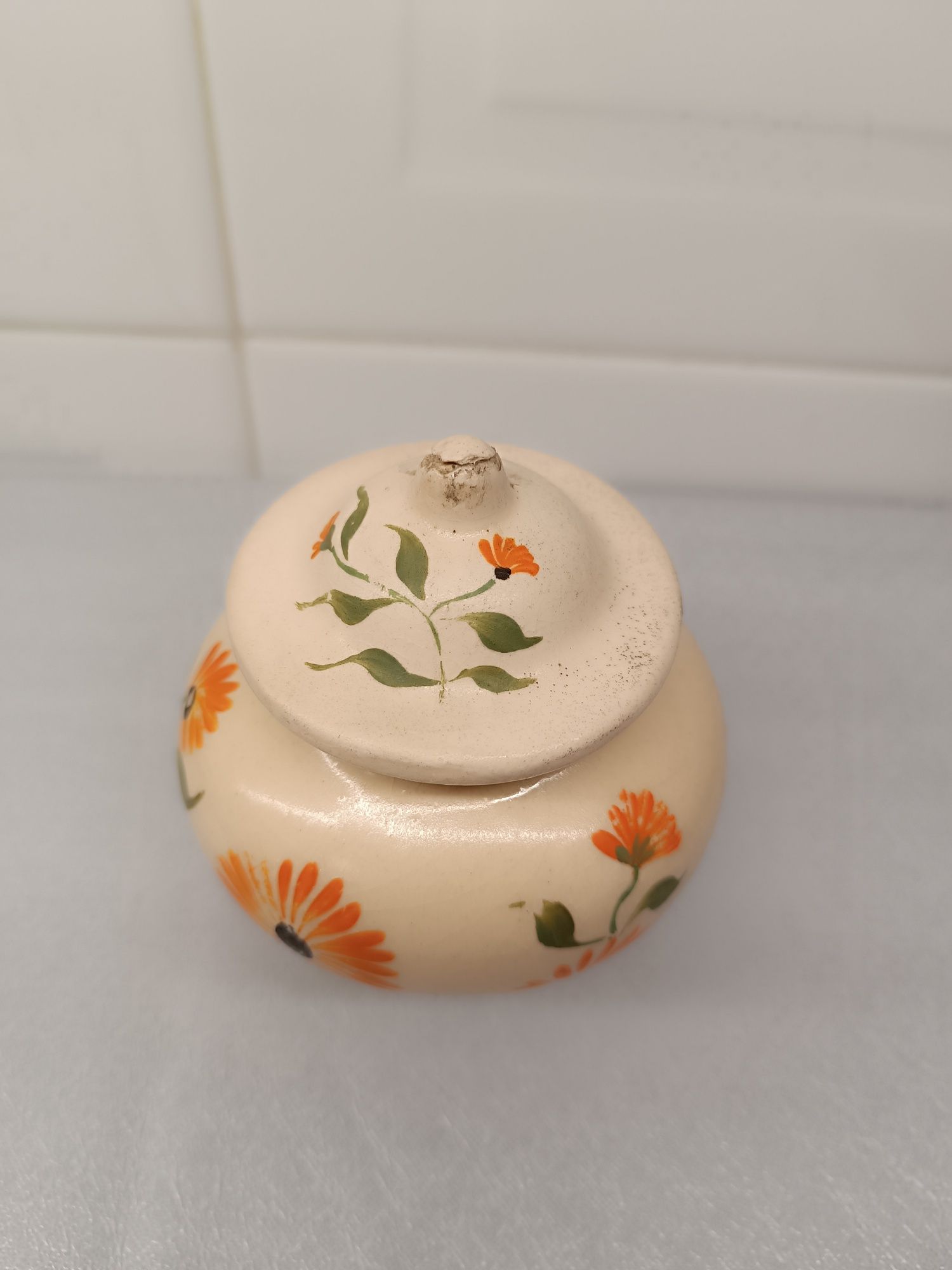 Pote Jarra Porcelana Muito Antiga. Pintado a mão. 13 cm