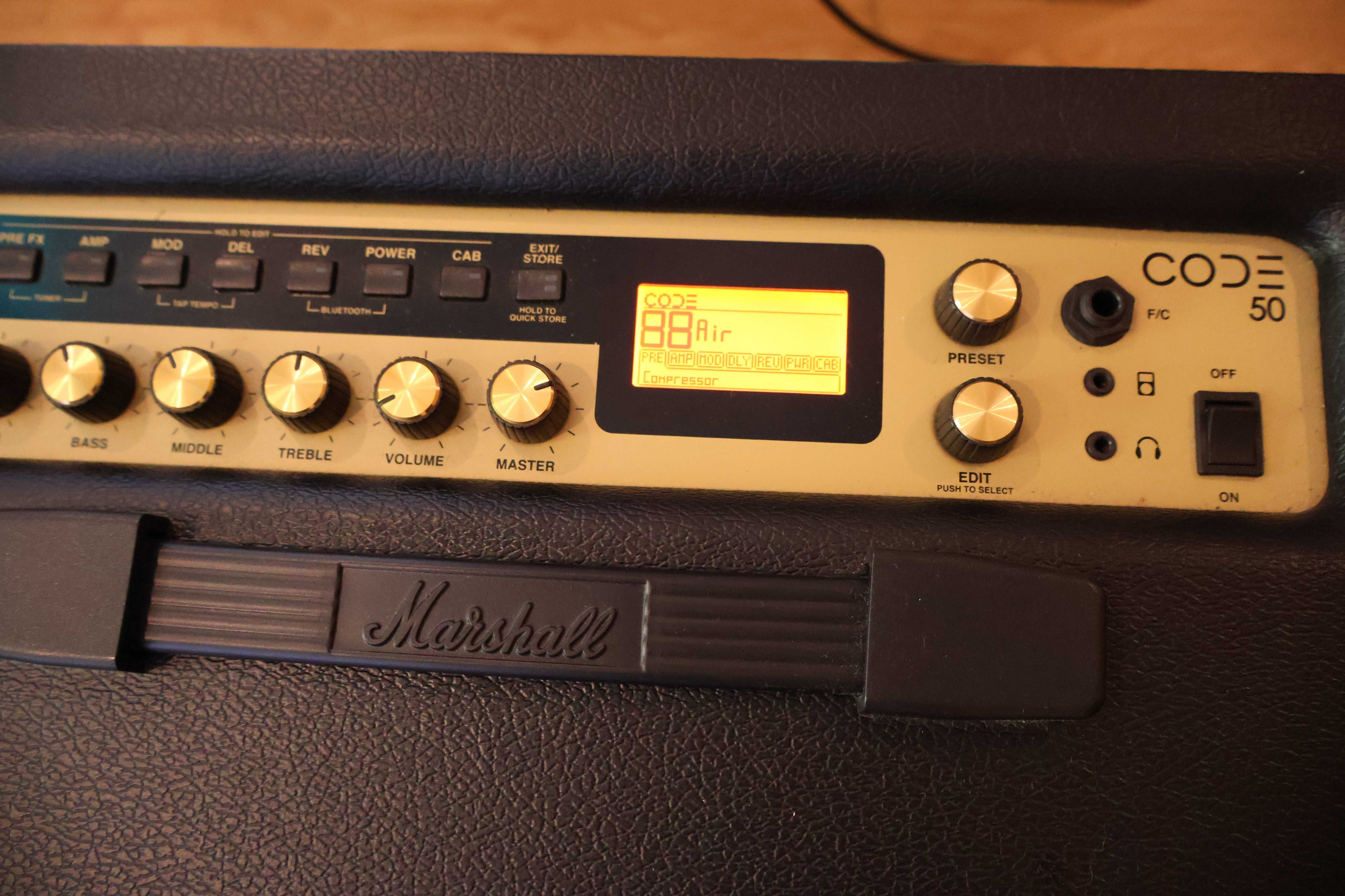 CAIXA DE SOM MARSHALL Code 50— Como nova.