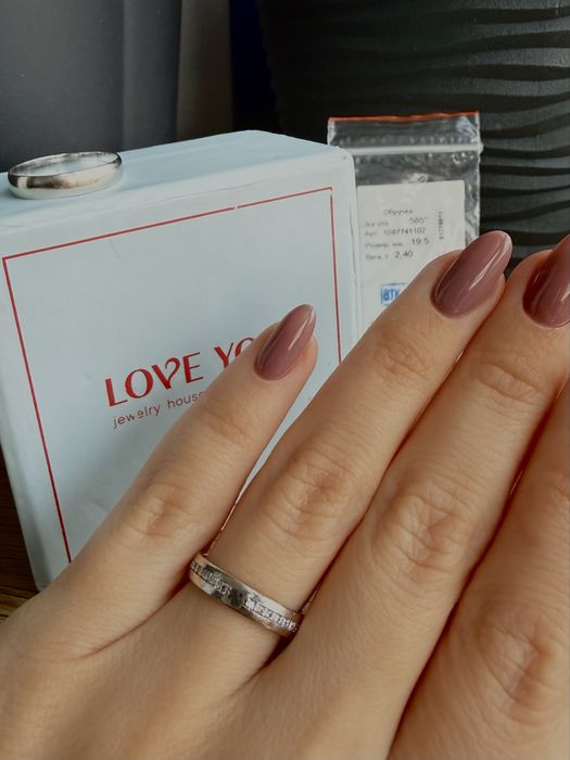 Каблучки з білого золота,весільні