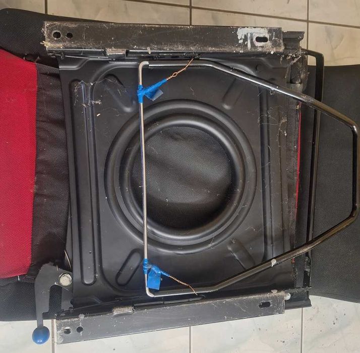 Fotele uniwersalne na obrotnicach