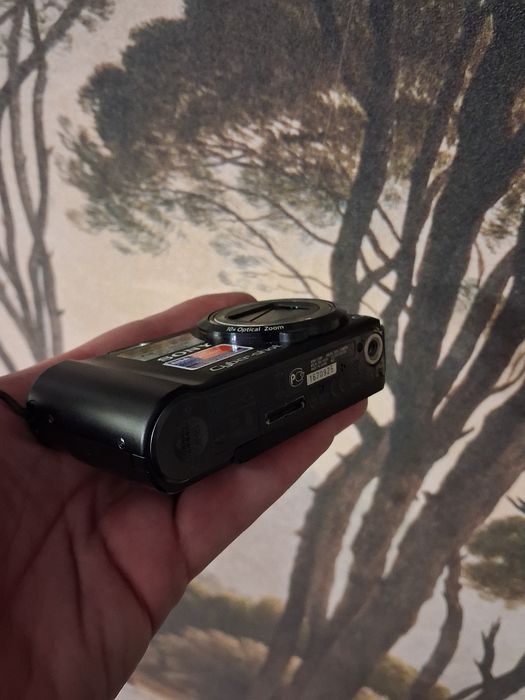 Цифровой фотоаппарат Sony Cyber-shot DSC-HX5V