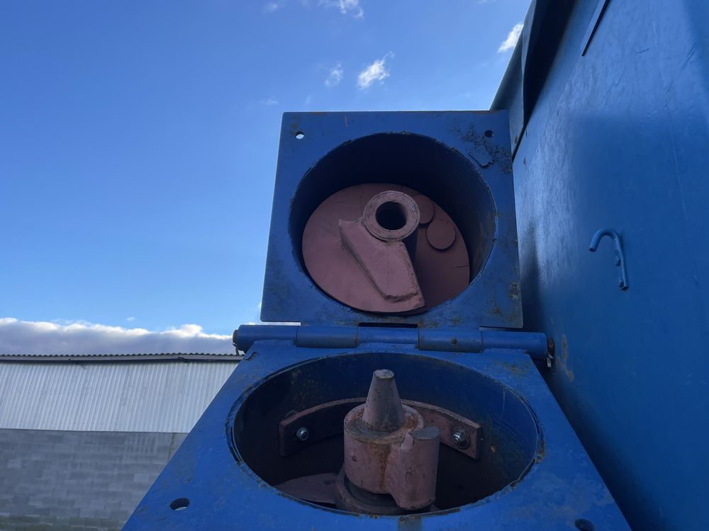 Перевантажувач Kinze 840