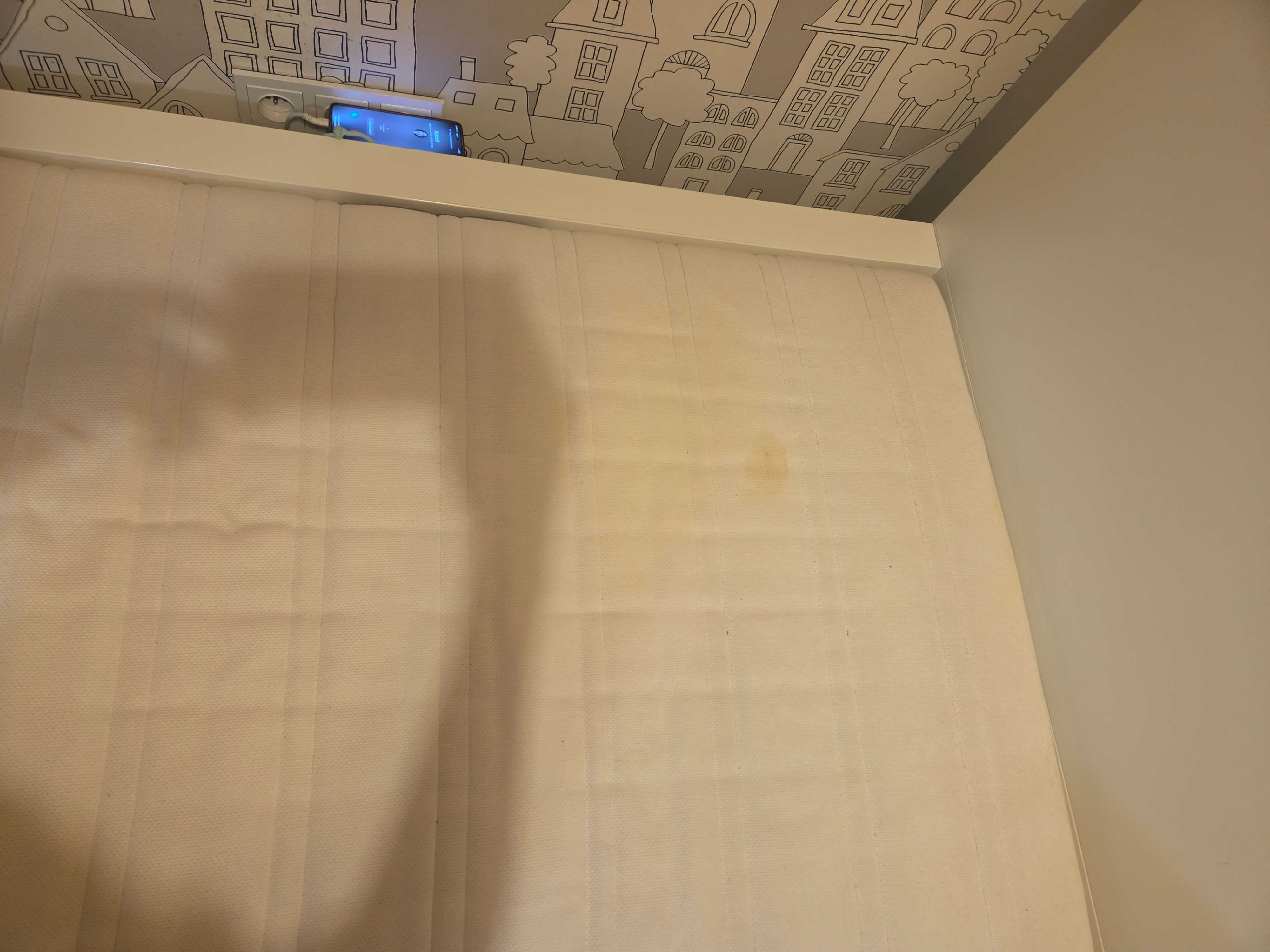 Białe łóżko dziecięce/młodzieżowe IKEA z materacem