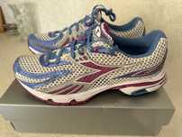 Жіночі кросіаки Diadora Mythos 39р.
