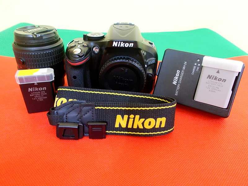 Câmara Fotográfica Nikon D5200 com Objetiva e Acessórios