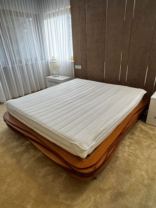 Drewniane łóżko Organique firmy Gie El