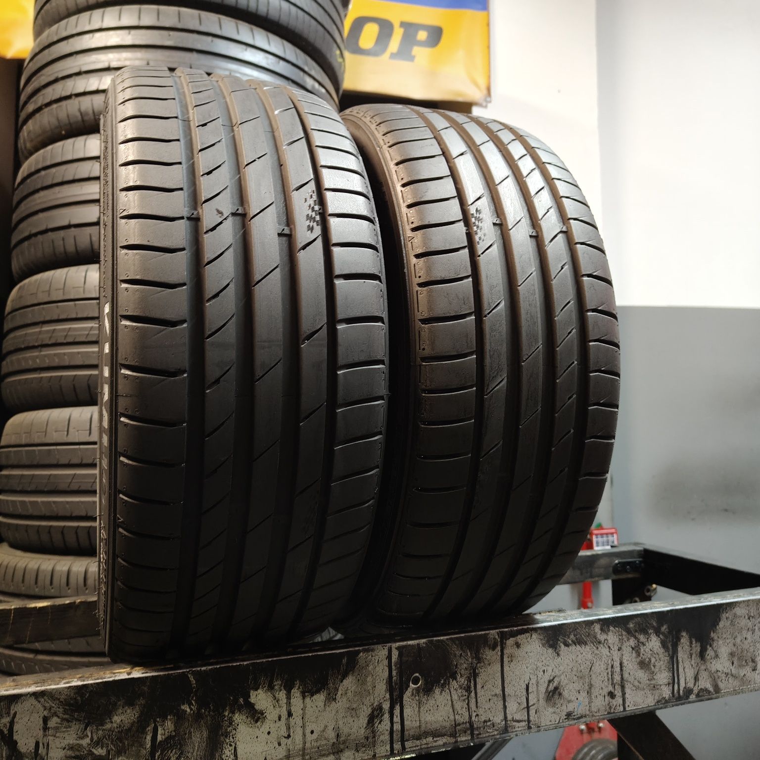 205/40/17 Sprzedam parę opon letnich Kumho