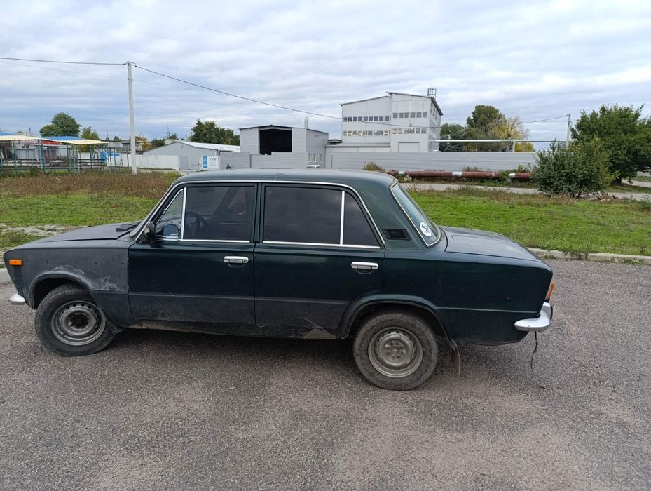 Автомобіль ВАЗ 2103
