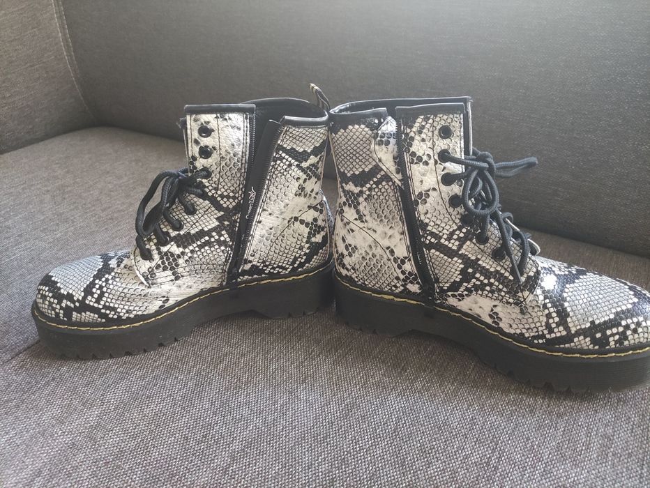Buty glany wężowe 38